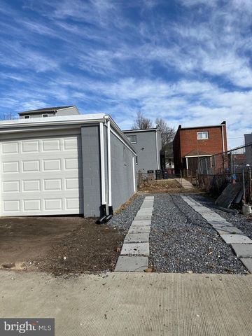 312 60TH ST NE, Washington, DC 20019