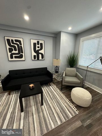 312 60TH ST NE, Washington, DC 20019