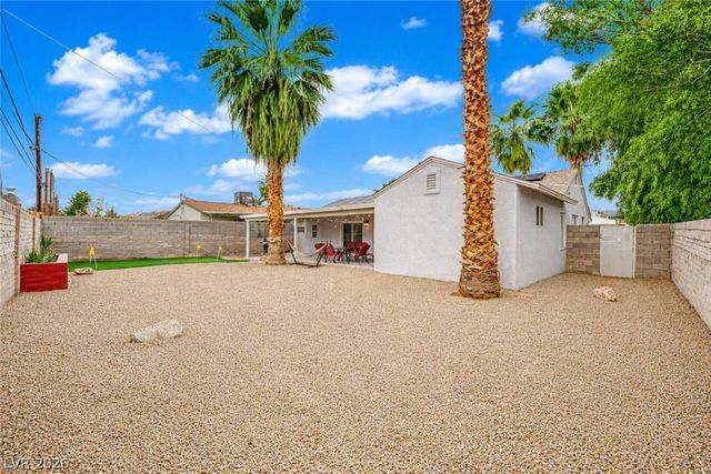 1932 Hassett Avenue, Las Vegas, NV 89104