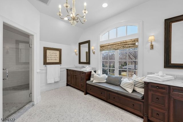 36 Clearwater Dr, Hohokus Boro, NJ 07423