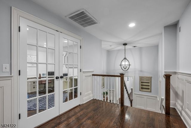 36 Clearwater Dr, Hohokus Boro, NJ 07423