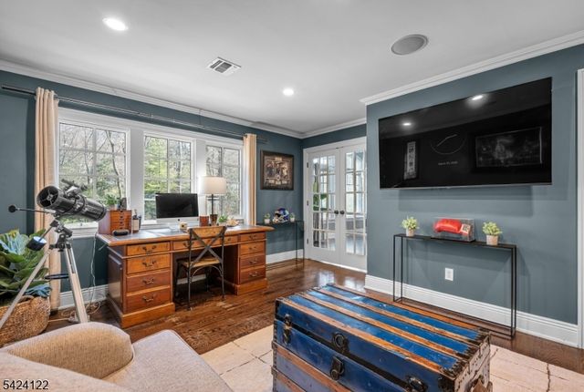 36 Clearwater Dr, Hohokus Boro, NJ 07423