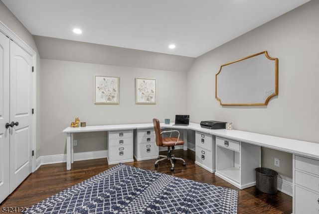 36 Clearwater Dr, Hohokus Boro, NJ 07423