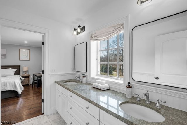36 Clearwater Dr, Hohokus Boro, NJ 07423