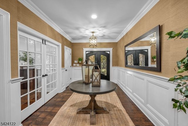 36 Clearwater Dr, Hohokus Boro, NJ 07423