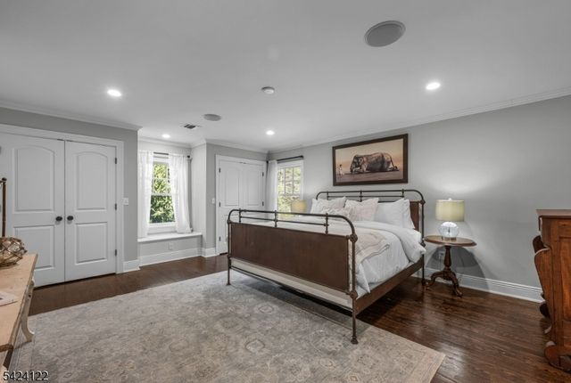 36 Clearwater Dr, Hohokus Boro, NJ 07423