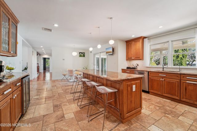 17 Riverside Lane, Holmdel, NJ 07733