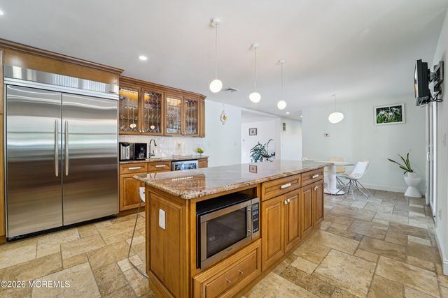 17 Riverside Lane, Holmdel, NJ 07733