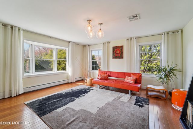 17 Riverside Lane, Holmdel, NJ 07733