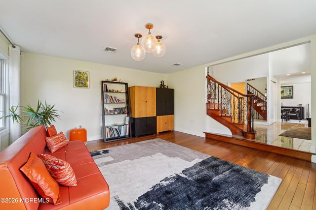 17 Riverside Lane, Holmdel, NJ 07733