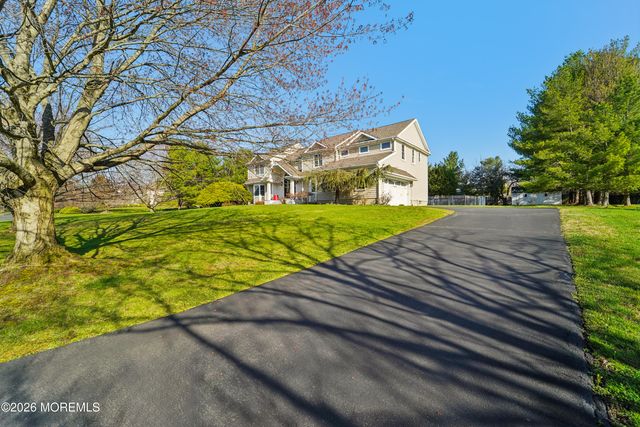 17 Riverside Lane, Holmdel, NJ 07733