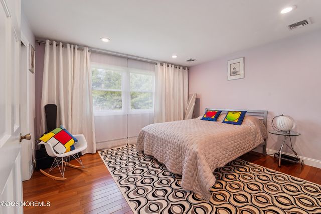 17 Riverside Lane, Holmdel, NJ 07733