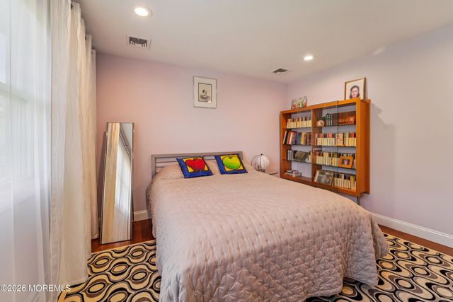 17 Riverside Lane, Holmdel, NJ 07733