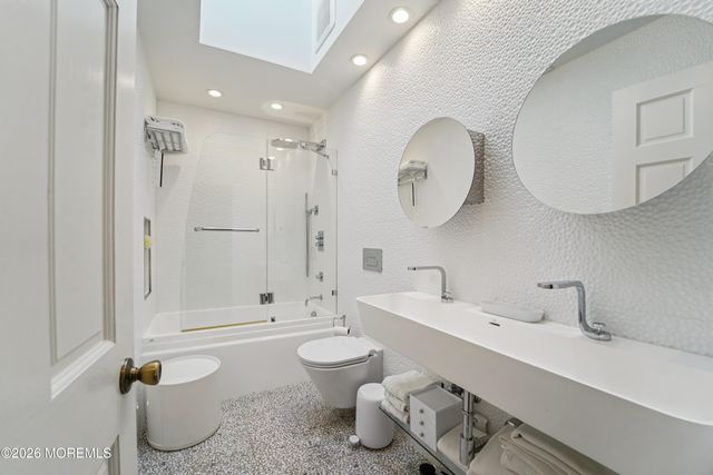 17 Riverside Lane, Holmdel, NJ 07733