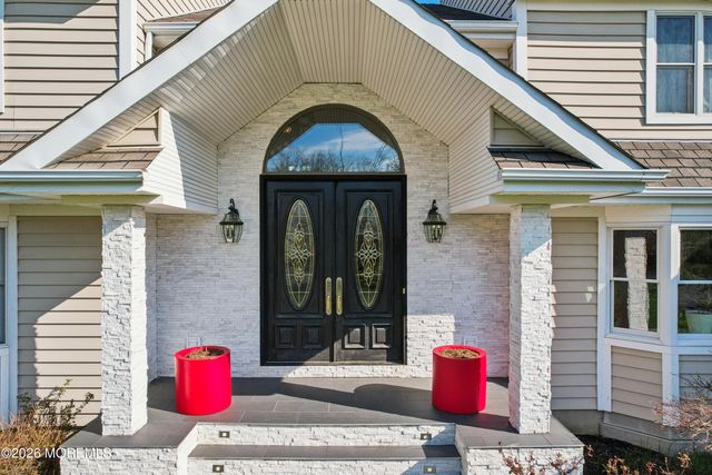17 Riverside Lane, Holmdel, NJ 07733