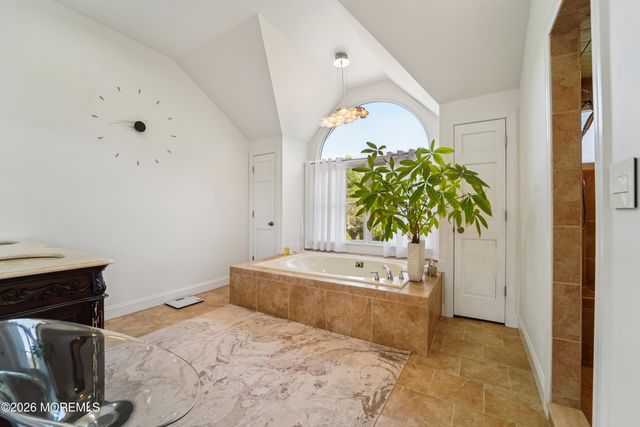 17 Riverside Lane, Holmdel, NJ 07733