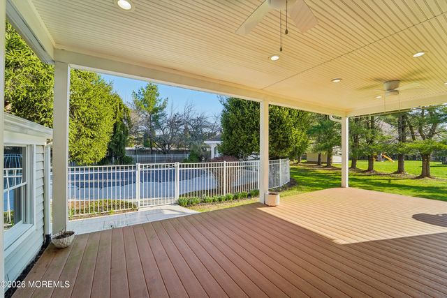 17 Riverside Lane, Holmdel, NJ 07733