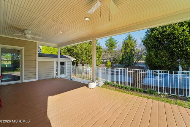17 Riverside Lane, Holmdel, NJ 07733
