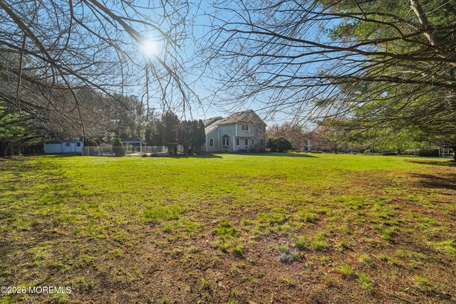 17 Riverside Lane, Holmdel, NJ 07733