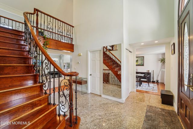 17 Riverside Lane, Holmdel, NJ 07733