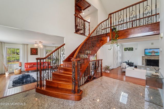 17 Riverside Lane, Holmdel, NJ 07733