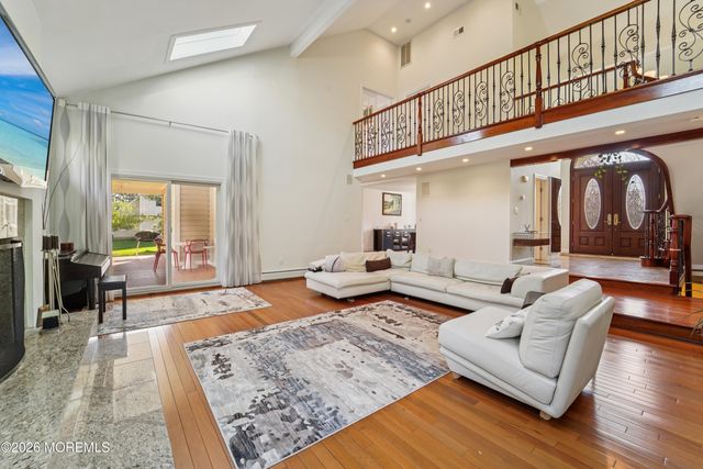 17 Riverside Lane, Holmdel, NJ 07733