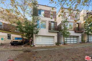 6738 W Gill Way, Los Angeles, CA 90068