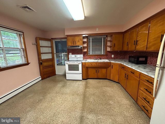 440 BERNSHOUSE AVE, Hammonton, NJ 08037
