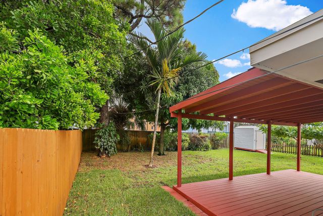 699 NE 40th St, Oakland Park, FL 33334