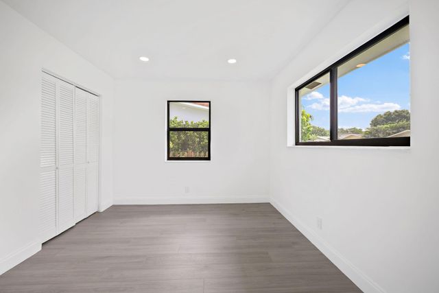 699 NE 40th St, Oakland Park, FL 33334