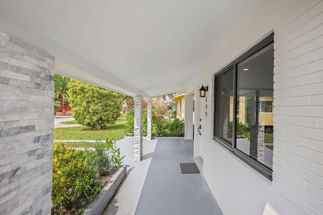 699 NE 40th St, Oakland Park, FL 33334