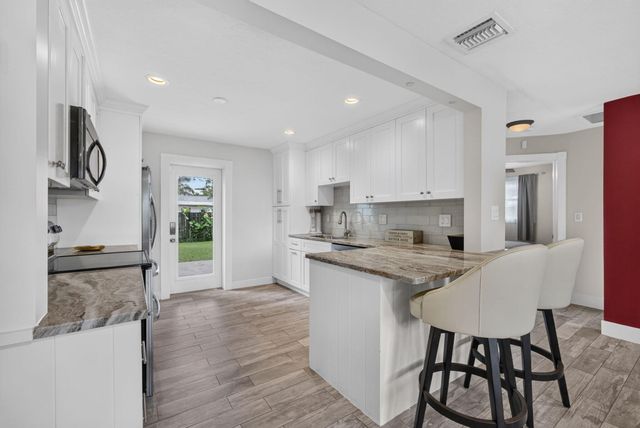 216 E 24th Street, Riviera Beach, FL 33404