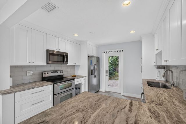216 E 24th Street, Riviera Beach, FL 33404
