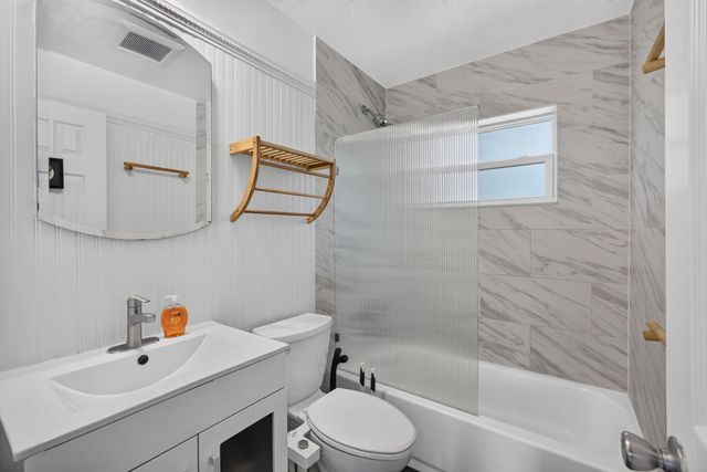 216 E 24th Street, Riviera Beach, FL 33404