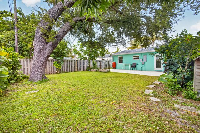 216 E 24th Street, Riviera Beach, FL 33404