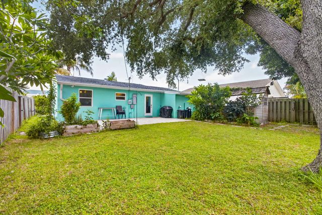 216 E 24th Street, Riviera Beach, FL 33404