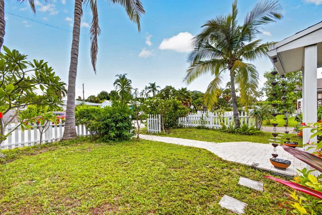 216 E 24th Street, Riviera Beach, FL 33404