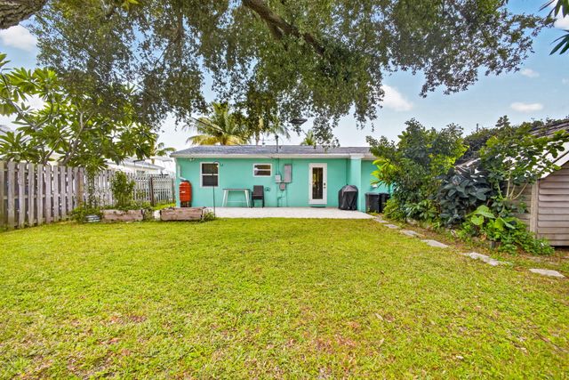 216 E 24th Street, Riviera Beach, FL 33404