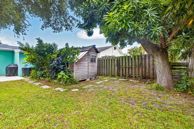 216 E 24th Street, Riviera Beach, FL 33404