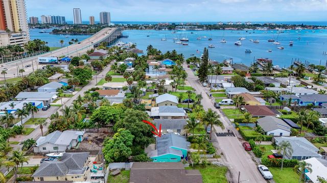 216 E 24th Street, Riviera Beach, FL 33404
