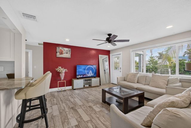 216 E 24th Street, Riviera Beach, FL 33404