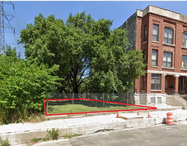 2604 W Washington Boulevard, Chicago, IL 60612