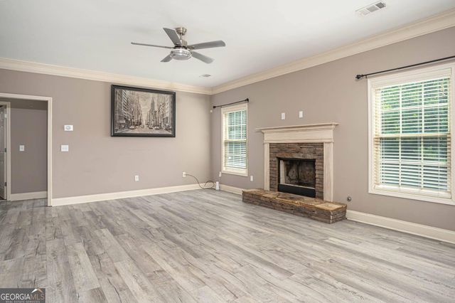 1664 Maes Overlook, Loganville, GA 30052
