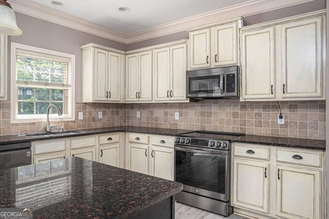 1664 Maes Overlook, Loganville, GA 30052