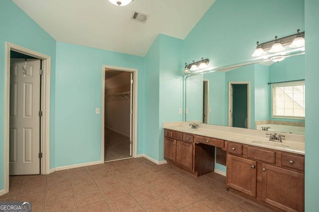 1664 Maes Overlook, Loganville, GA 30052