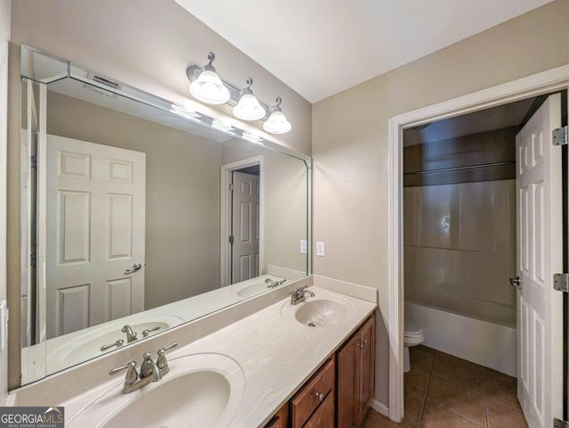 1664 Maes Overlook, Loganville, GA 30052