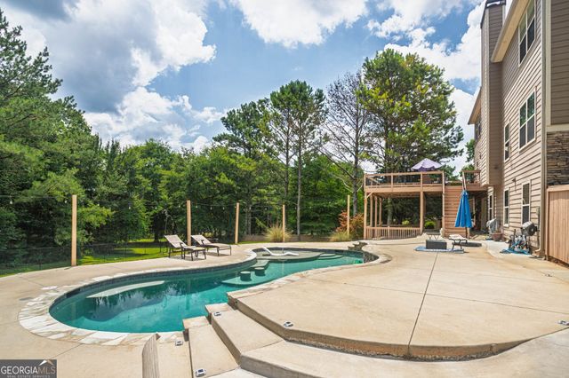 1664 Maes Overlook, Loganville, GA 30052