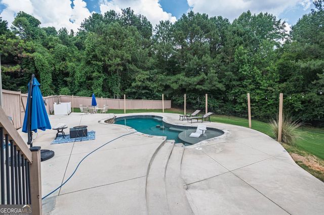 1664 Maes Overlook, Loganville, GA 30052