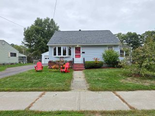 40 Arlington Court, Burlington, VT 05408