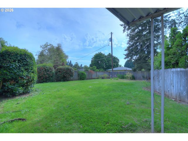 1798 GILHAM Rd, Eugene, OR 97401